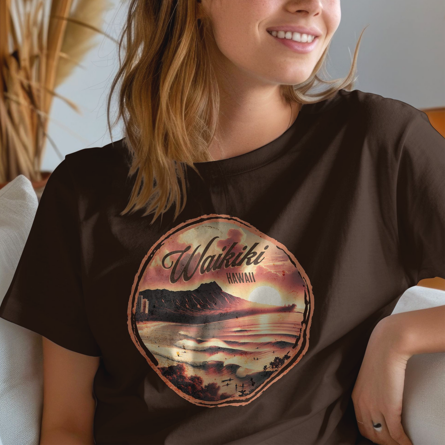 Vintage Nostalgia, Waikiki, Hawaii T-Shirt