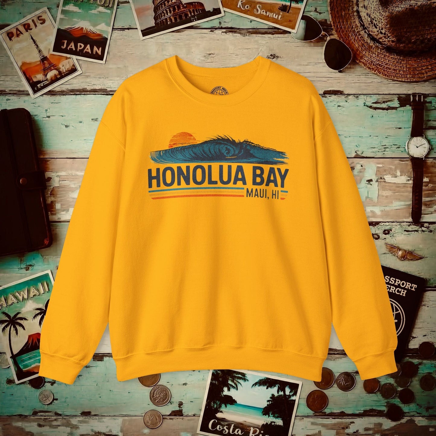 Honolua Bay, Maui, Hawaii - Vibrant Surf Retro Crewneck Gold / S