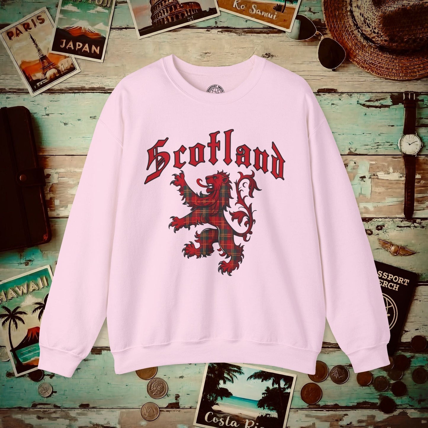 Tartan Lion Rampant, Scotland, UK Crewneck Light Pink / S