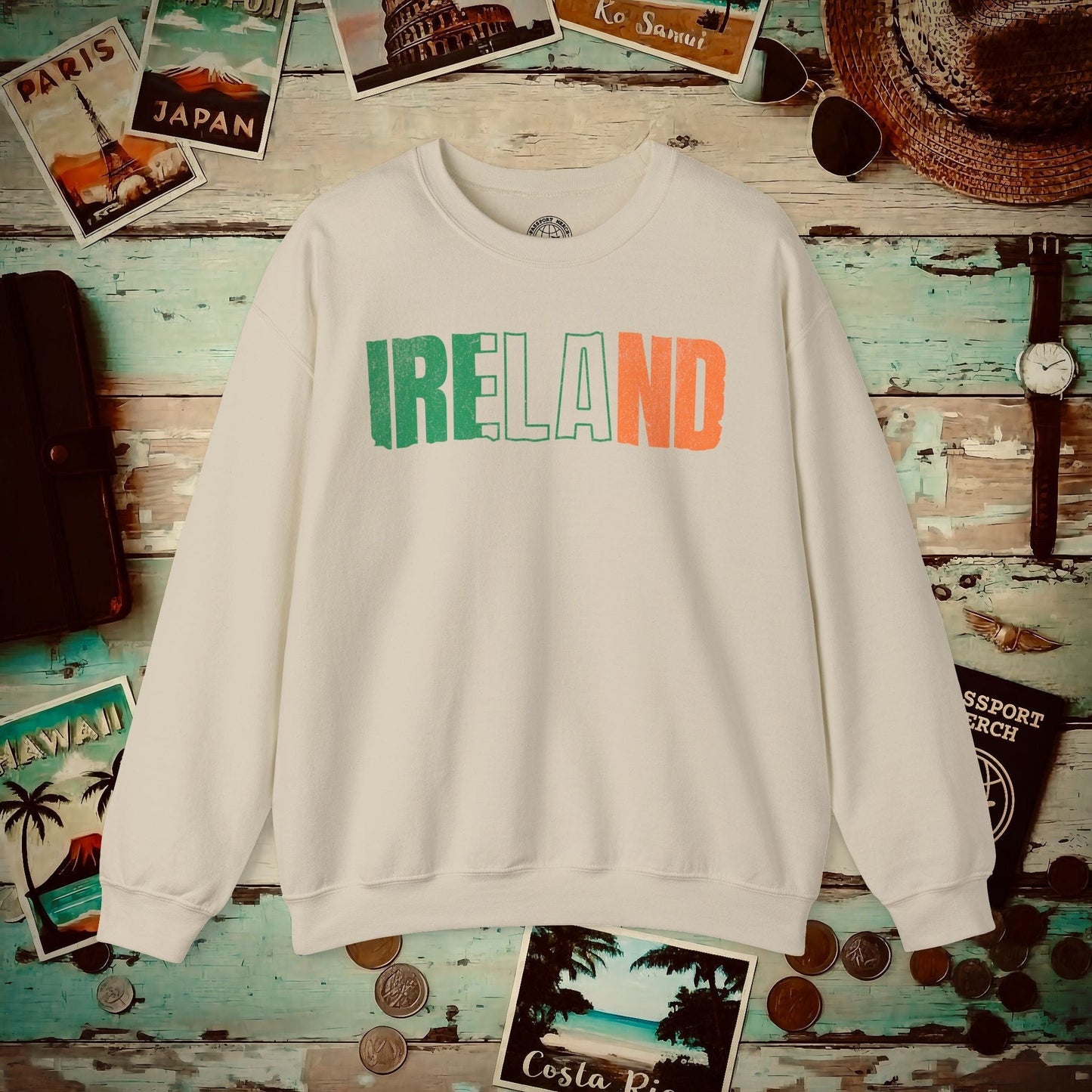 Vintage Ireland Patriotism Letter Flag Crewneck Sand / S