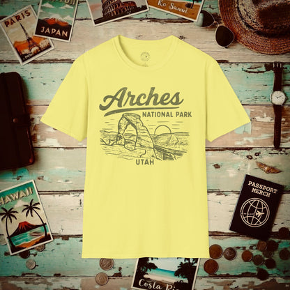 Arches National Park Vintage Monochrome, Utah T-Shirt Cornsilk / S
