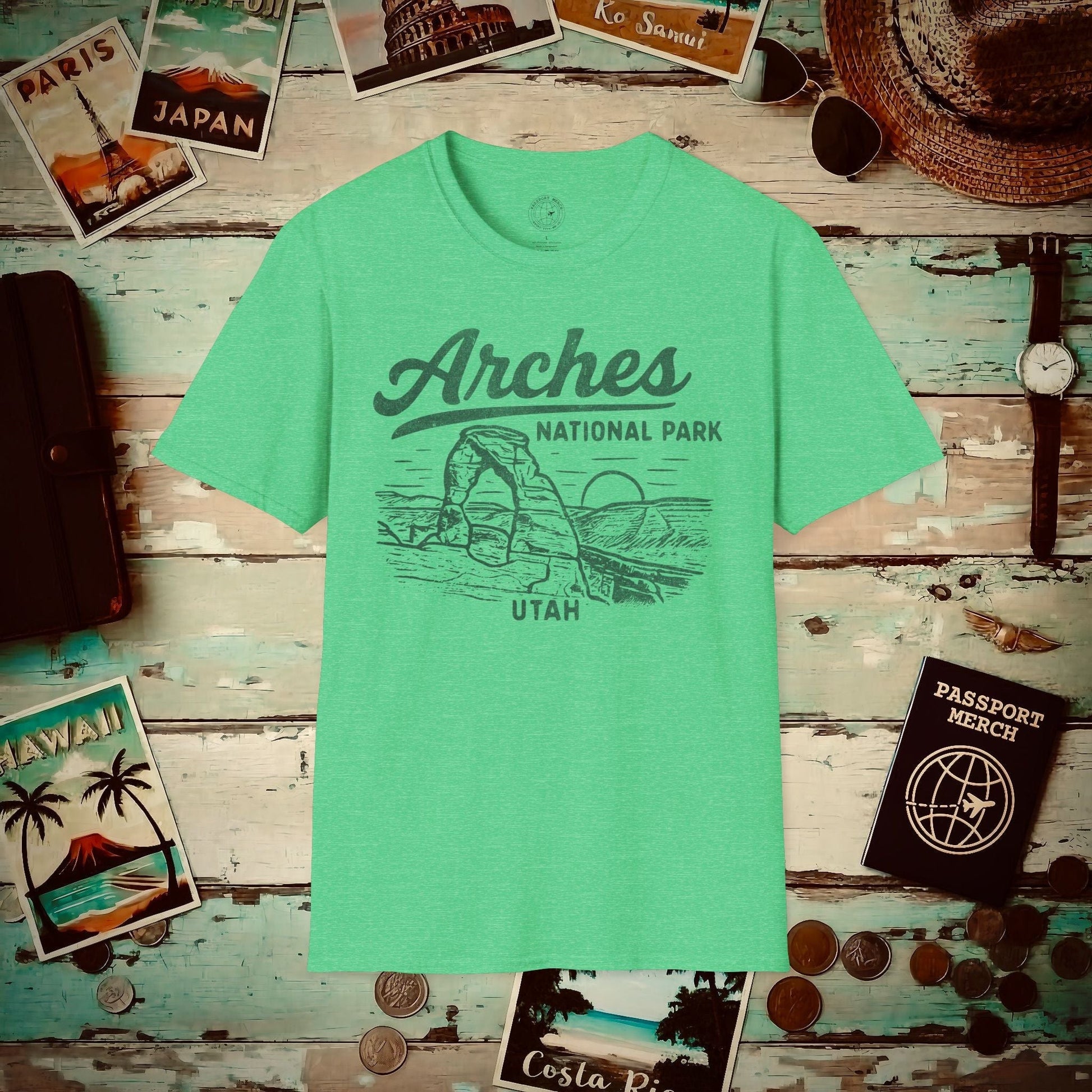 Arches National Park Vintage Monochrome, Utah T-Shirt Heather Irish Green / S
