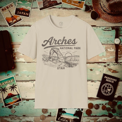 Arches National Park Vintage Monochrome, Utah T-Shirt Sand / S