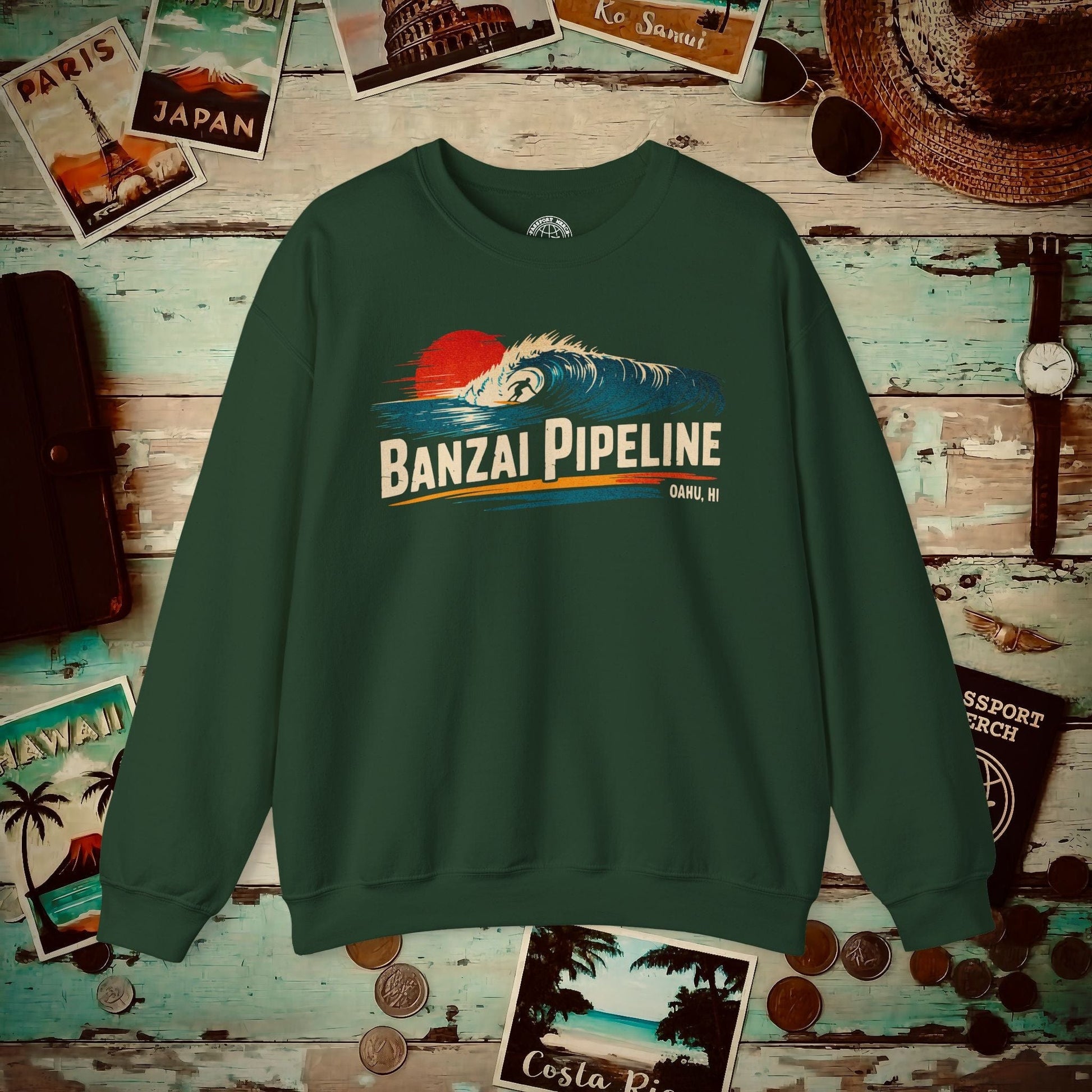 Banzai Pipeline, Oahu, Hawaii - Vibrant Surf Retro Crewneck Forest Green / S