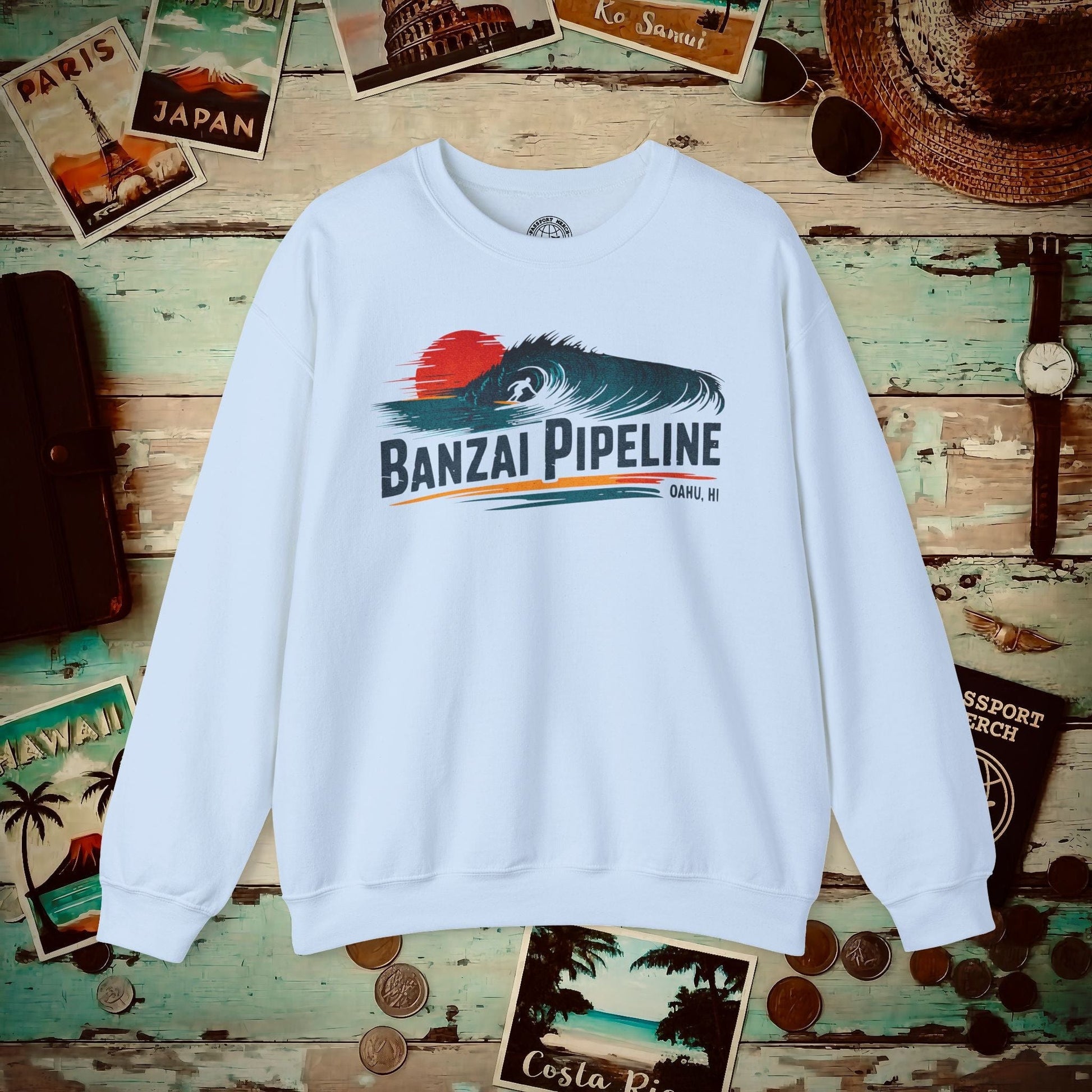 Banzai Pipeline, Oahu, Hawaii - Vibrant Surf Retro Crewneck Light Blue / S