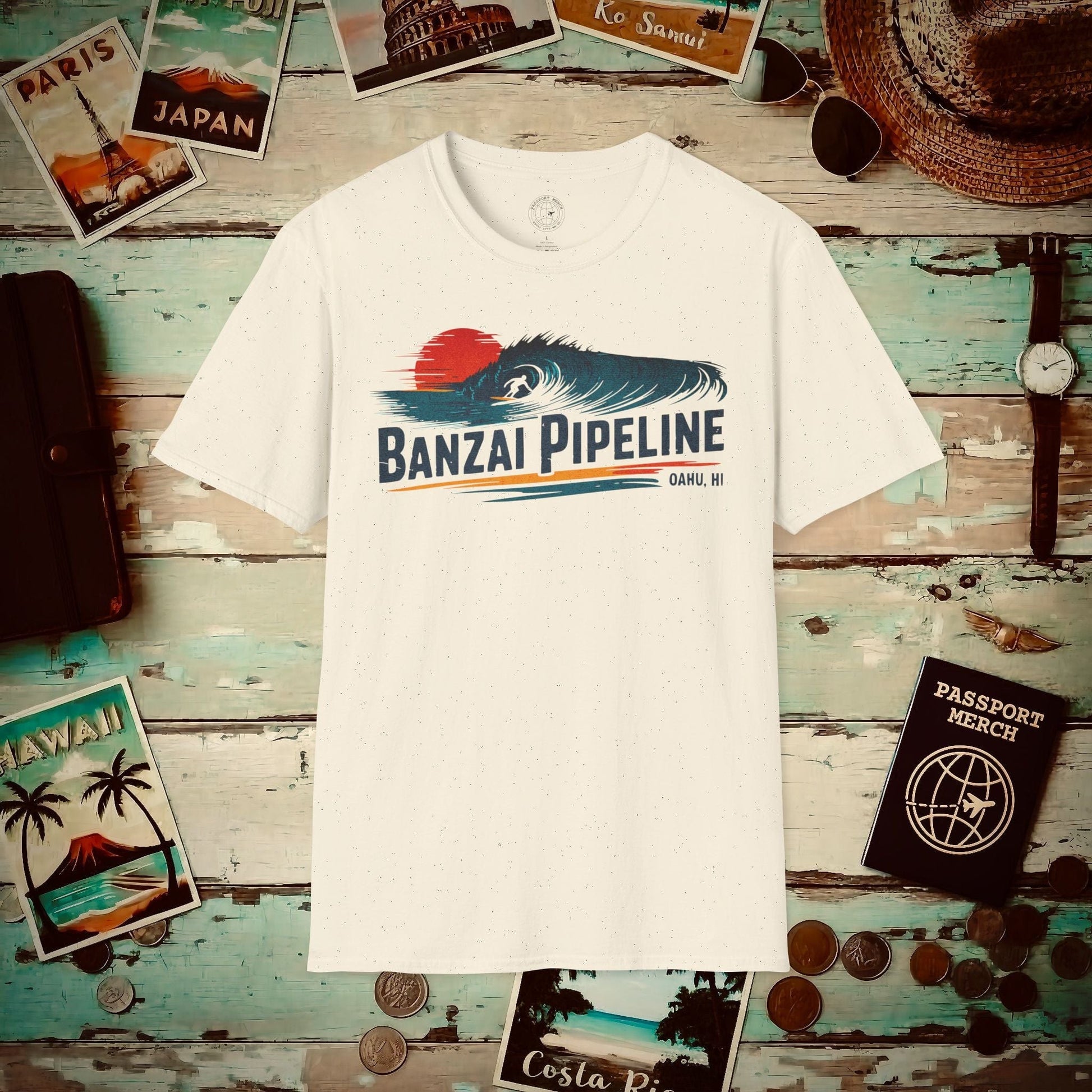 Banzai Pipeline, Oahu, Hawaii - Vibrant Surf Retro T-Shirt Natural / S