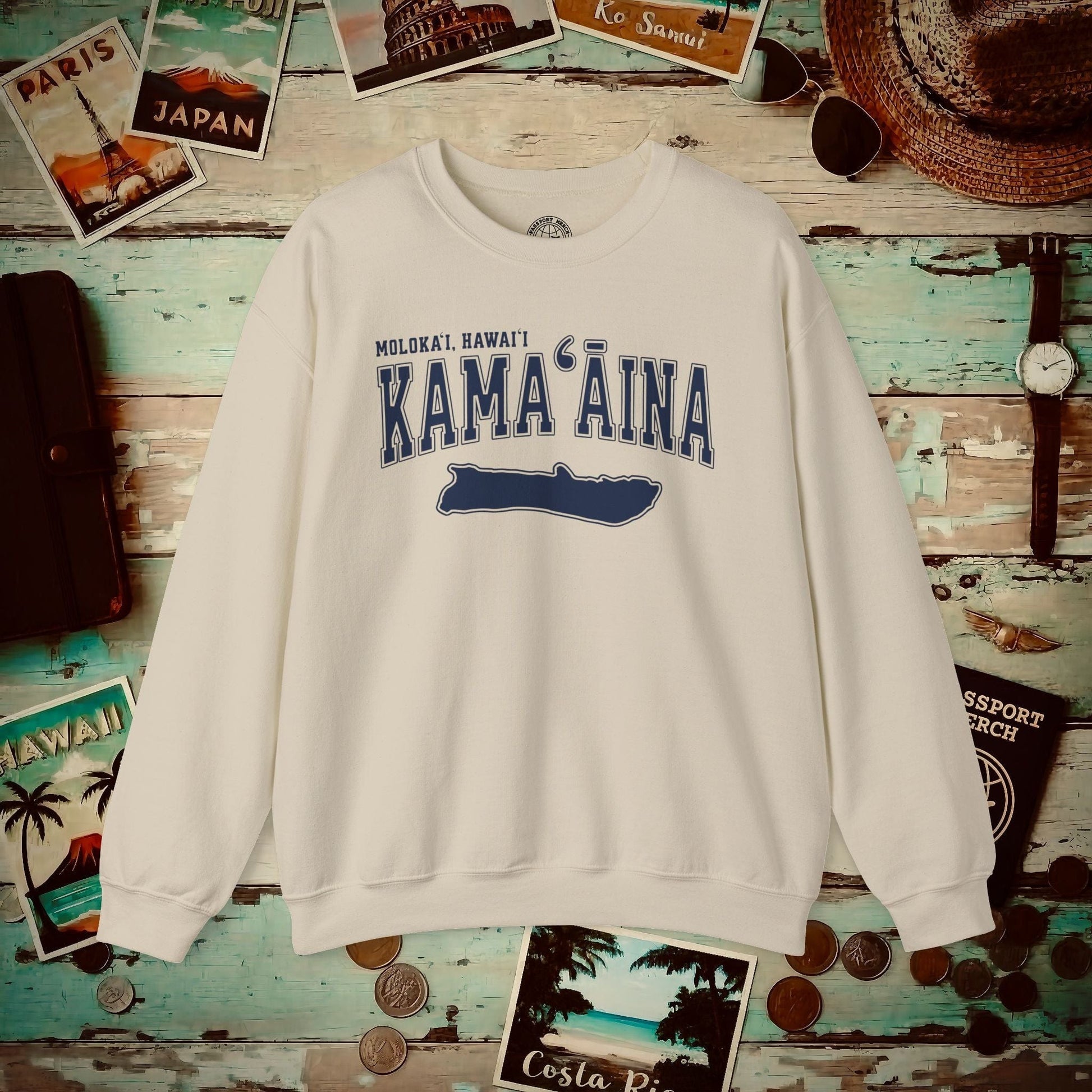 Classic University (Kamaaina Edition), Molokai, Hawaii Crewneck Sand / S