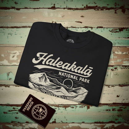 Haleakala National Park Vintage Monochrome, Hawaii Crewneck Black / S