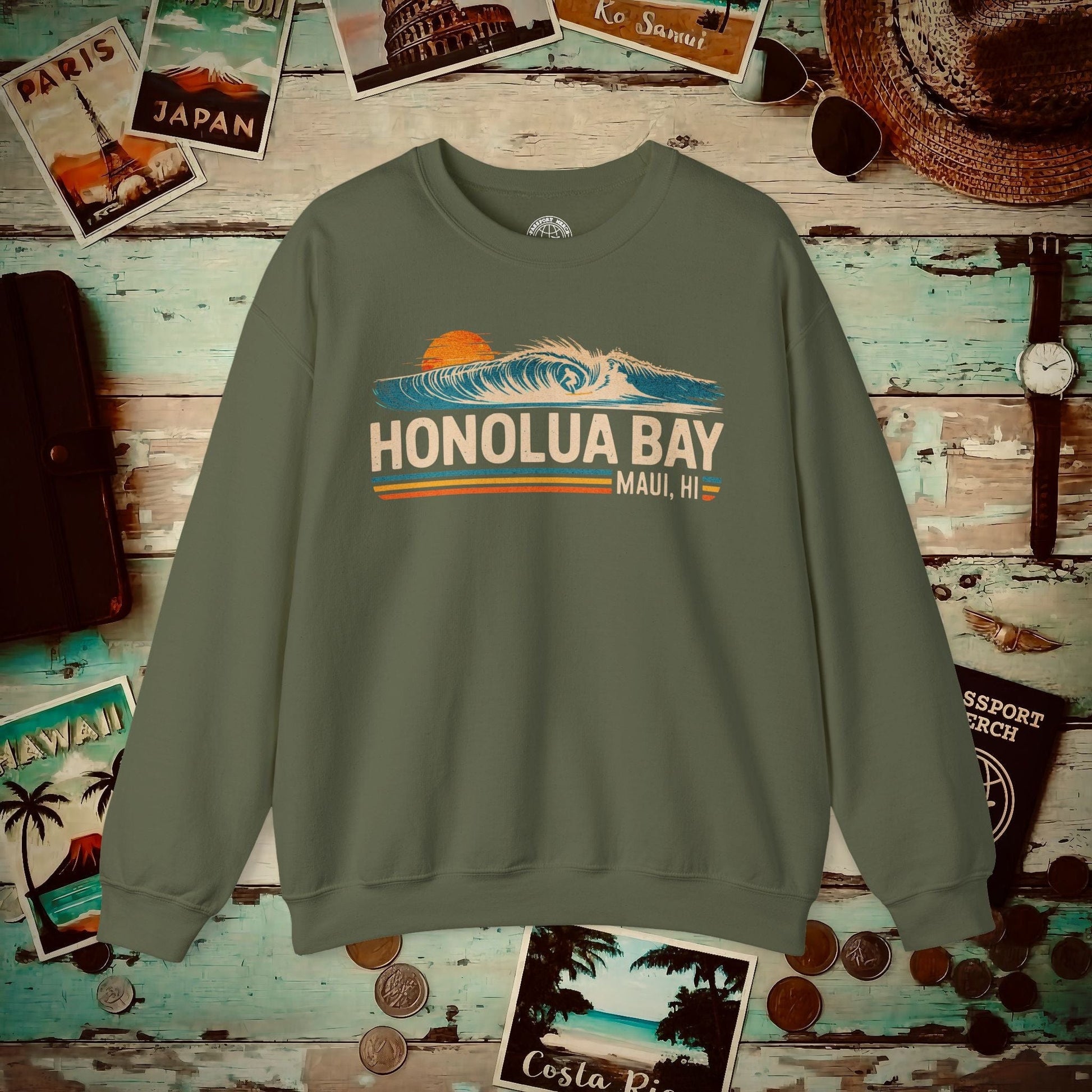 Honolua Bay, Maui, Hawaii - Vibrant Surf Retro Crewneck Military Green / S