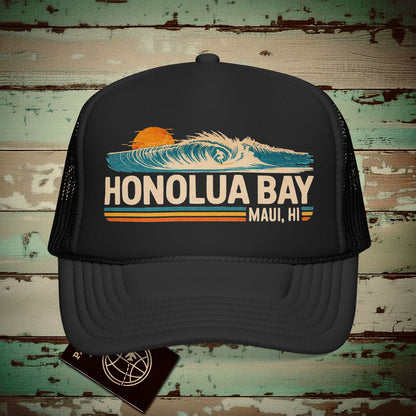 Honolua Bay, Maui, Hawaii - Vibrant Surf Retro Trucker Hat Black / One size