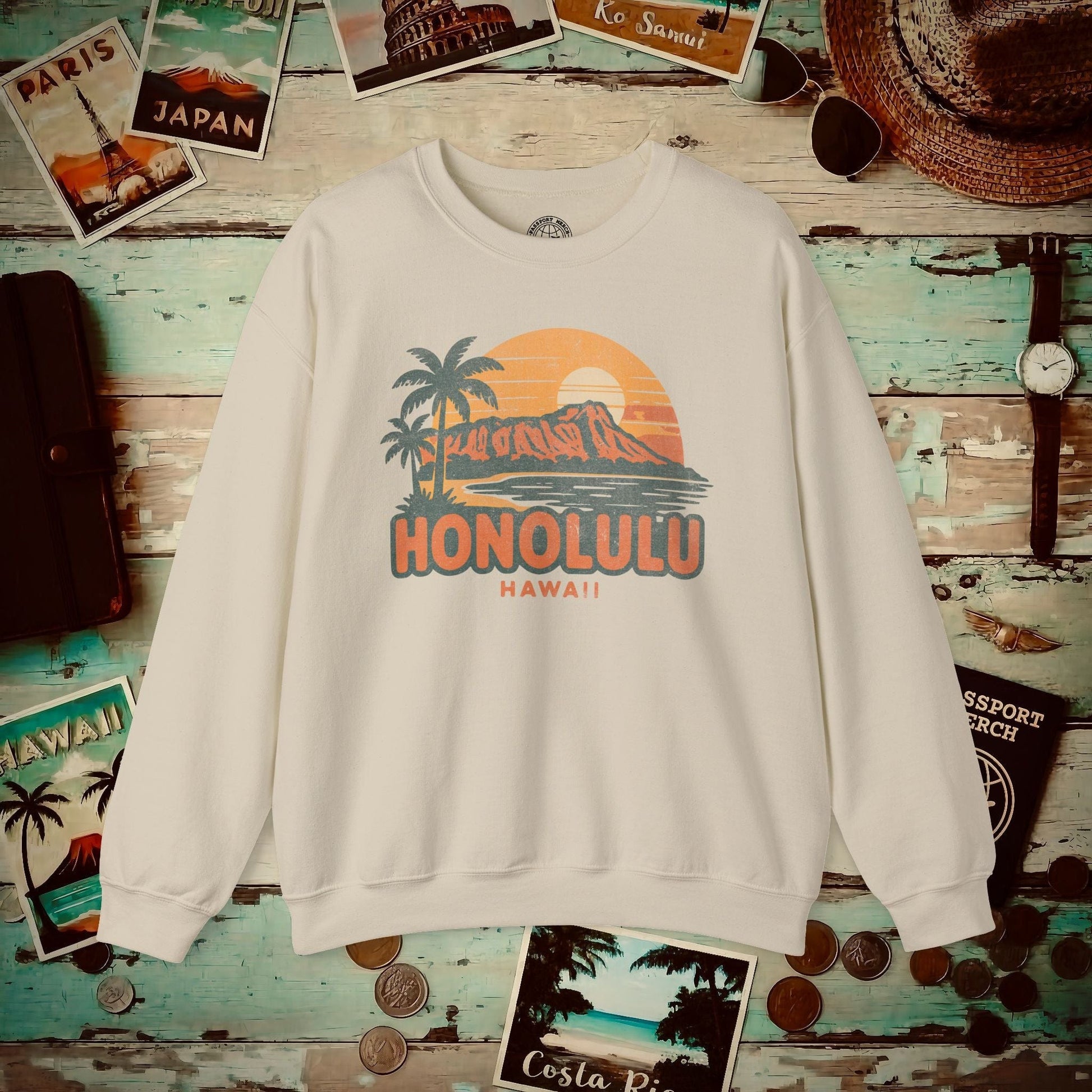 Honolulu, Oahu, Hawaii - 80's Vintage Crewneck Sand / S