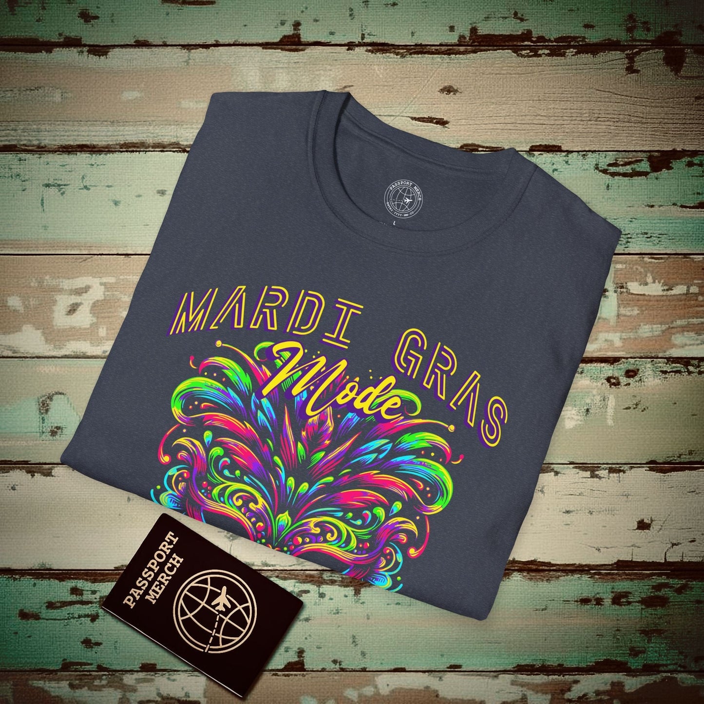 Mardi Gras Mode, Louisiana T-Shirt Heather Navy / S