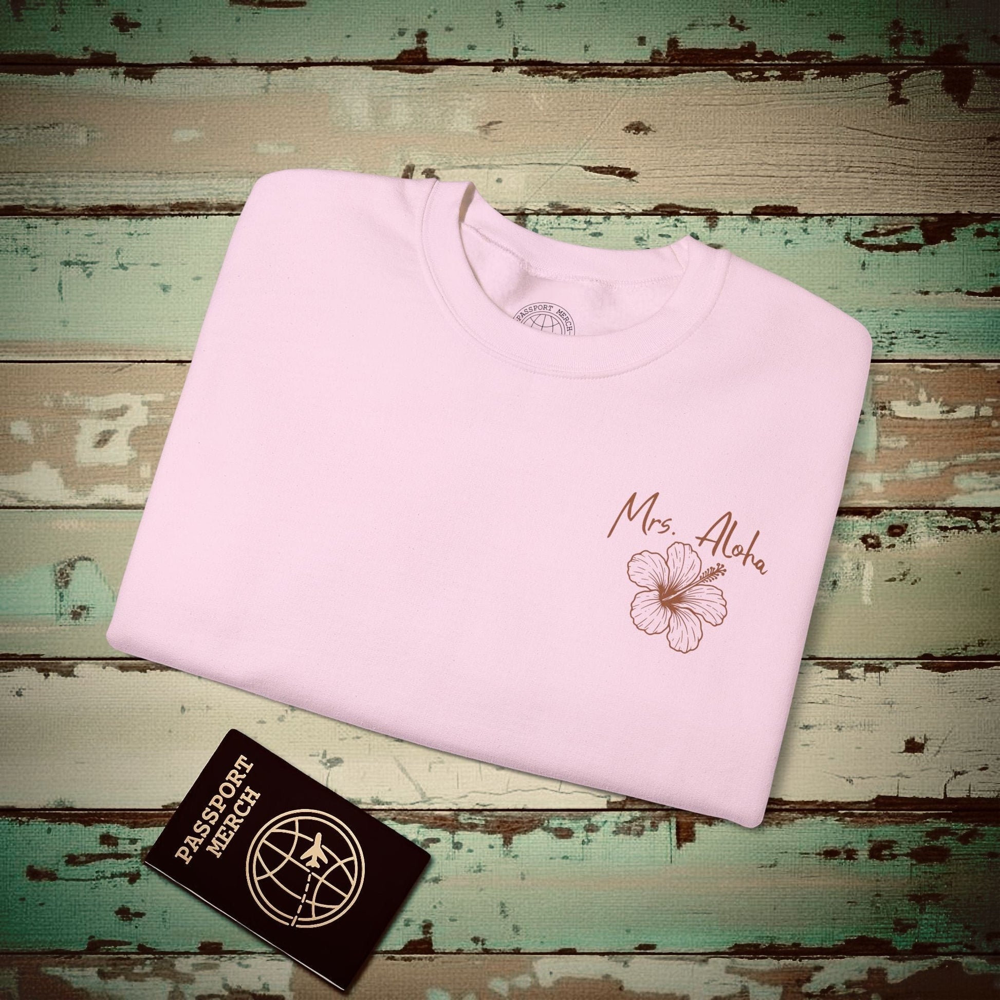 Mrs. Aloha Hibiscus, Hawaii Crewneck Light Pink / S