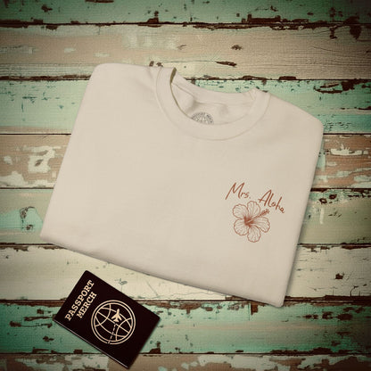 Mrs. Aloha Hibiscus, Hawaii Crewneck Sand / S