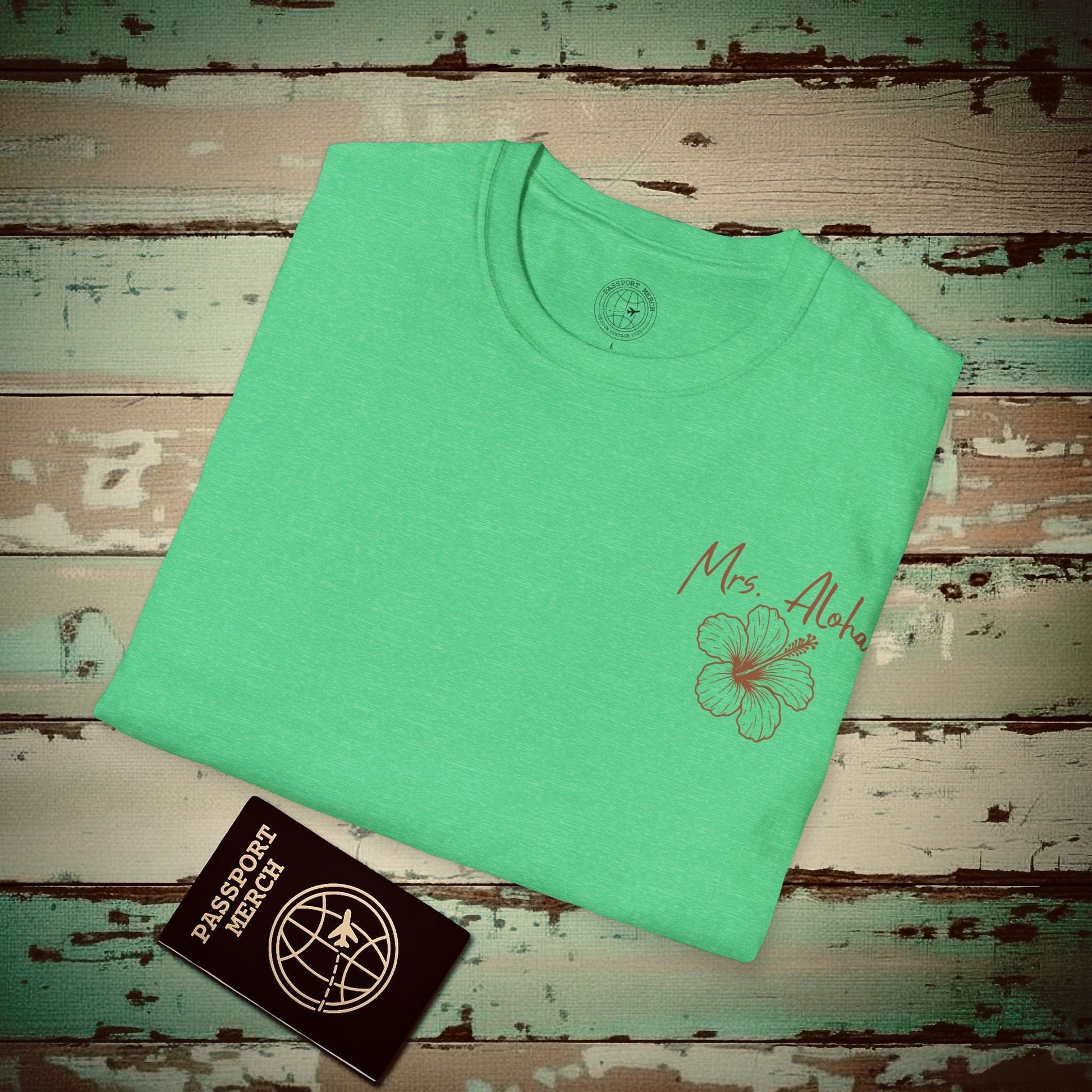 Mrs. Aloha Hibiscus, Hawaii T-Shirt Heather Irish Green / S
