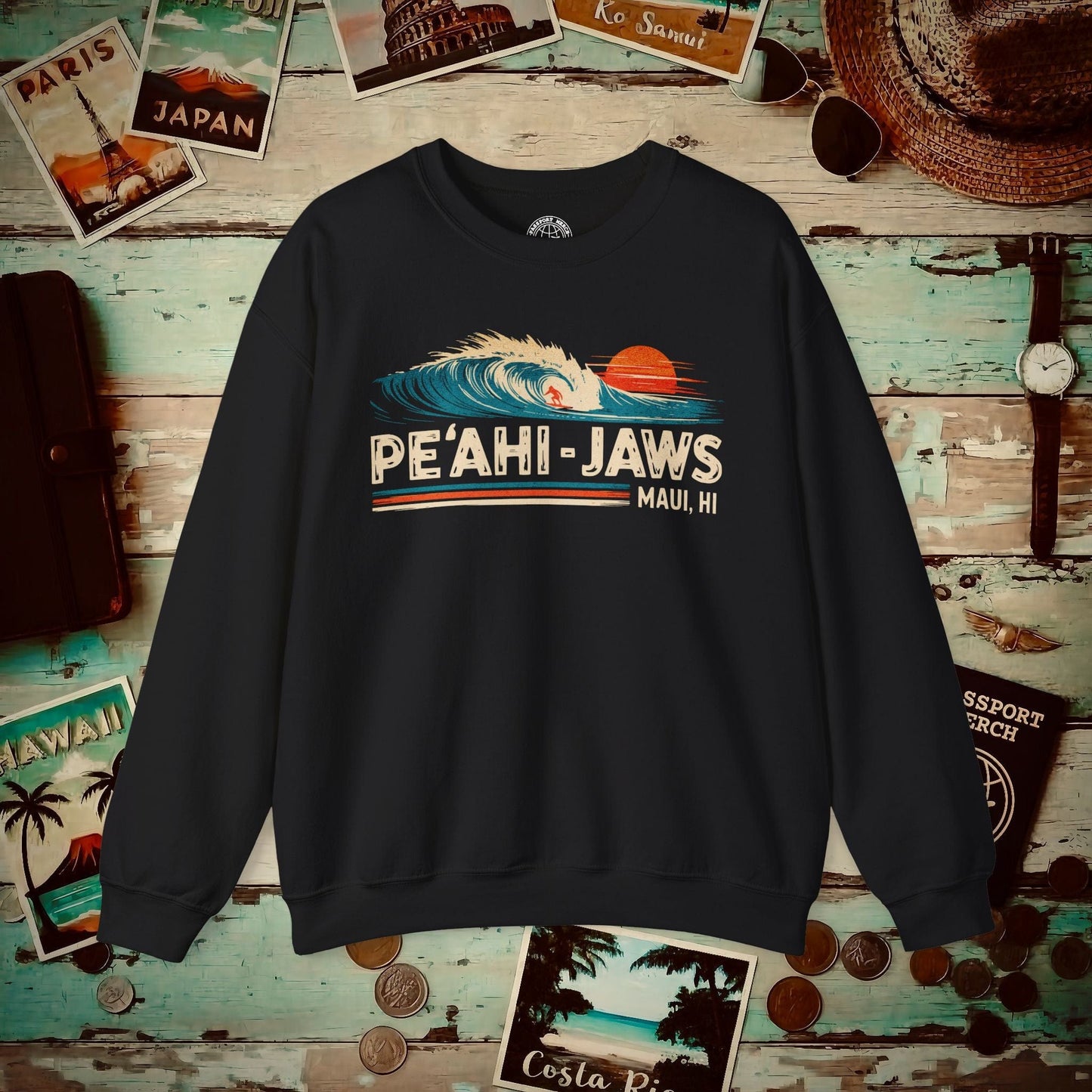 Peahi Jaws, Maui, Hawaii - Vibrant Surf Retro Crewneck Black / S