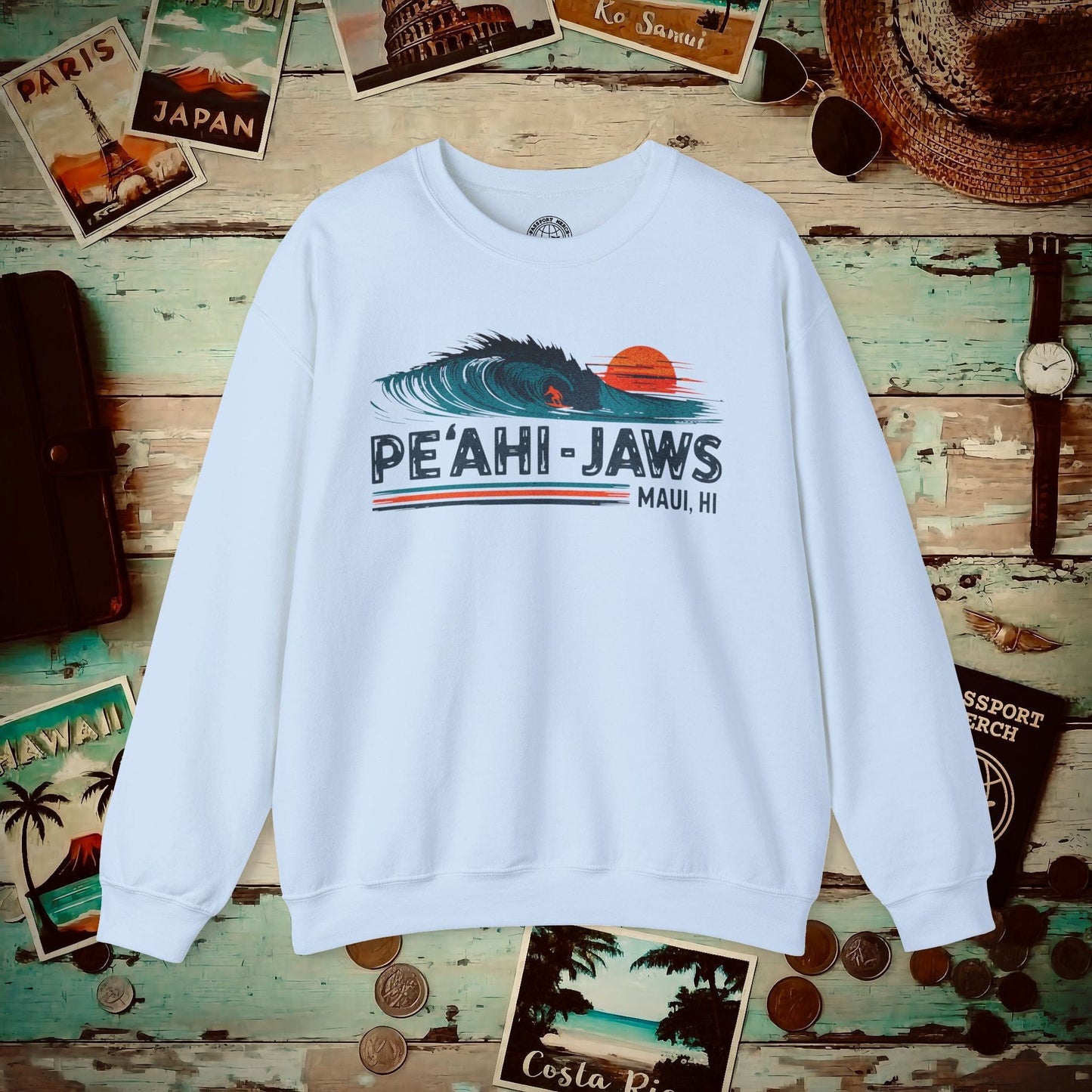Peahi Jaws, Maui, Hawaii - Vibrant Surf Retro Crewneck Light Blue / S