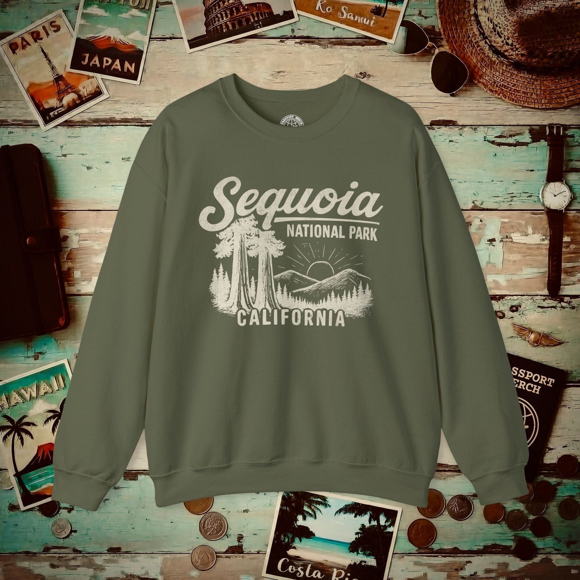 Sequoia National Park Vintage Monochrome, California Crewneck Military Green / S