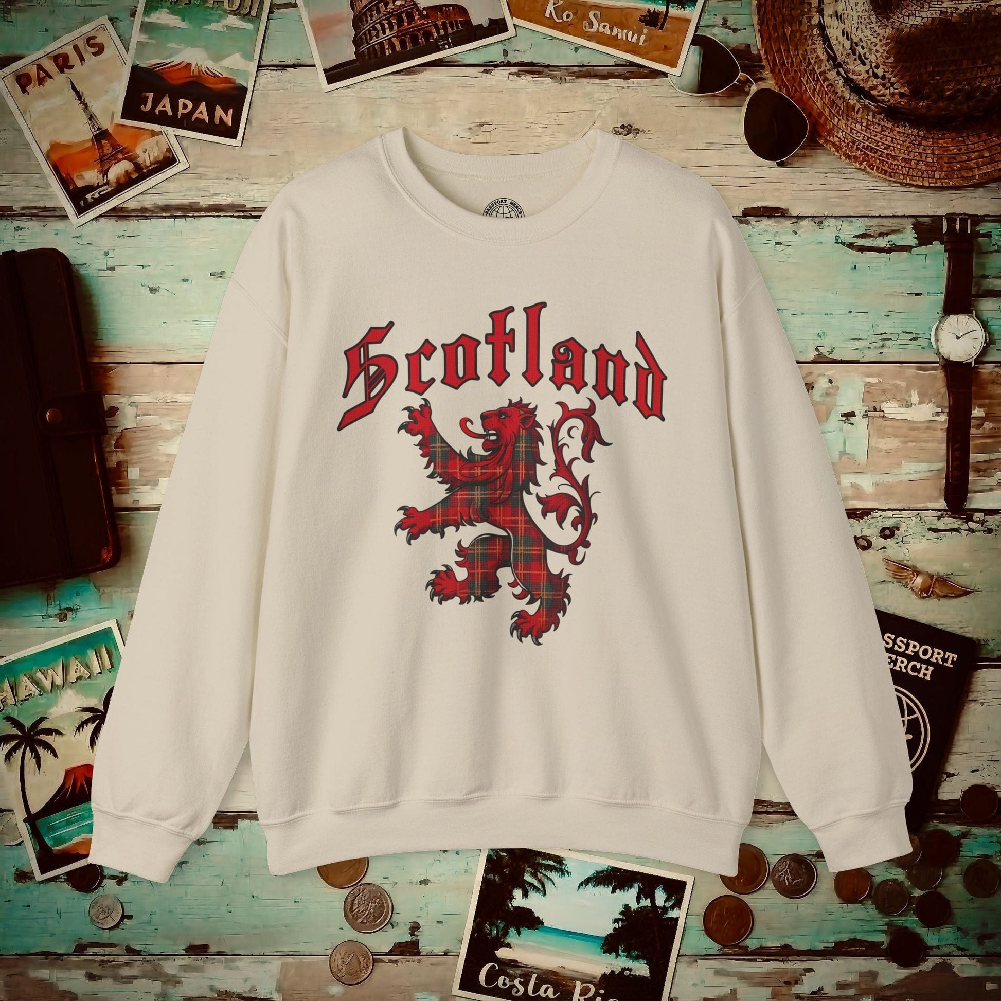 Tartan Lion Rampant, Scotland, UK Crewneck Sand / S