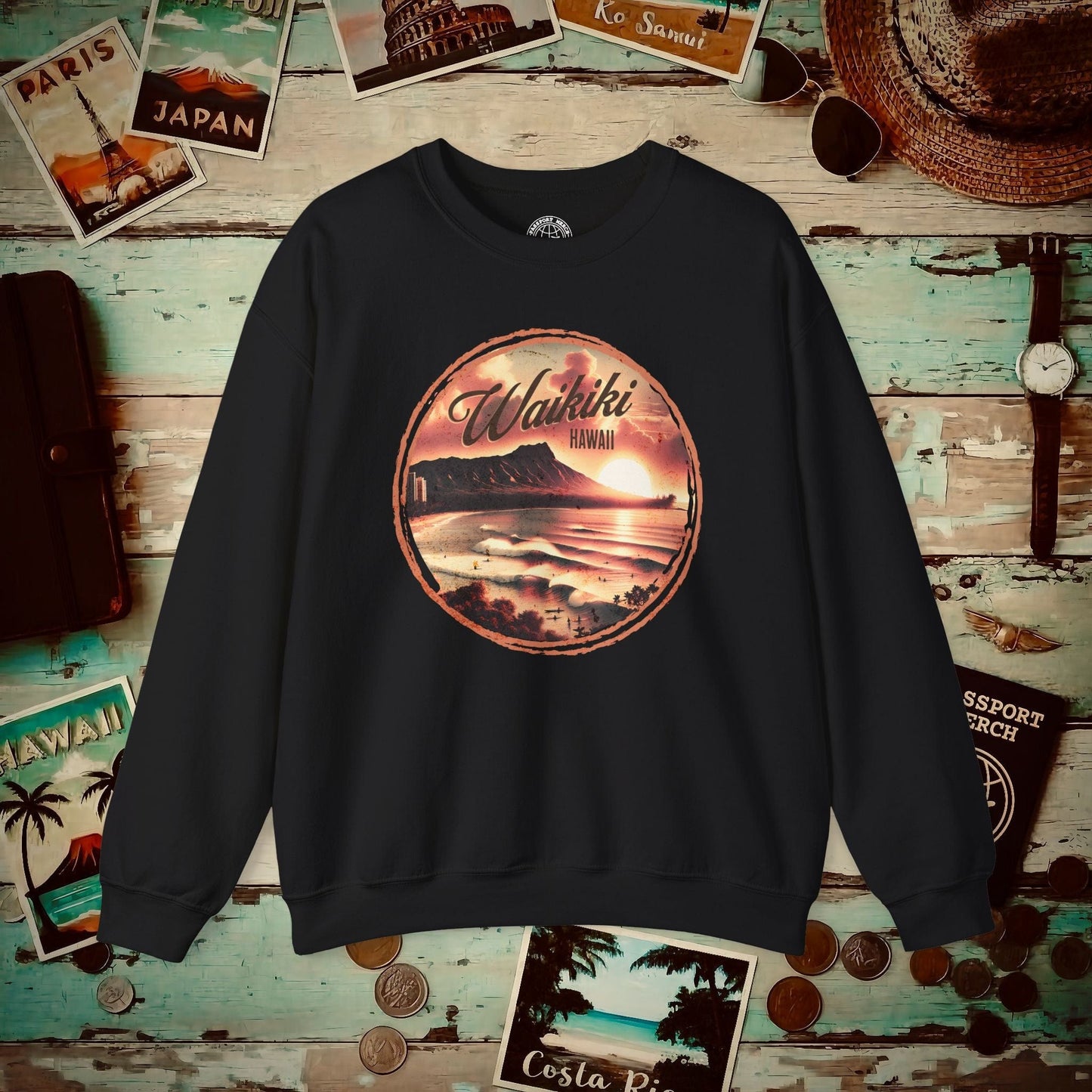 Vintage Nostalgia, Waikiki, Hawaii Crewneck Black / S