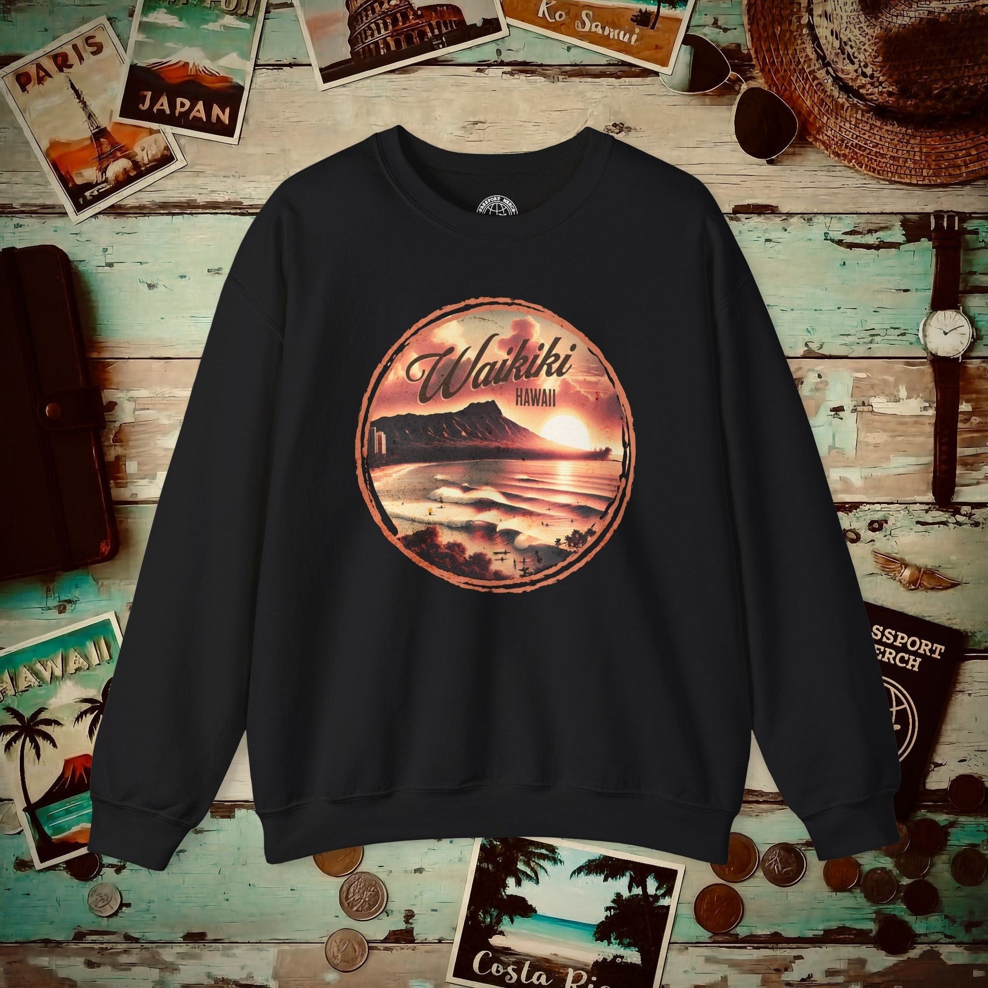 Vintage Nostalgia, Waikiki, Hawaii Crewneck Black / S