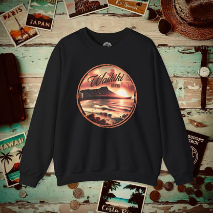 Vintage Nostalgia, Waikiki, Hawaii Crewneck Black / S