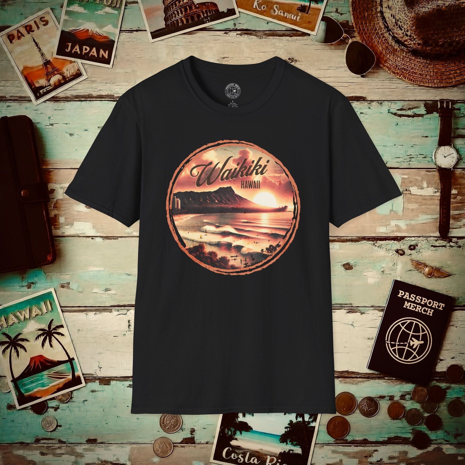 Vintage Nostalgia, Waikiki, Hawaii T-Shirt Black / S