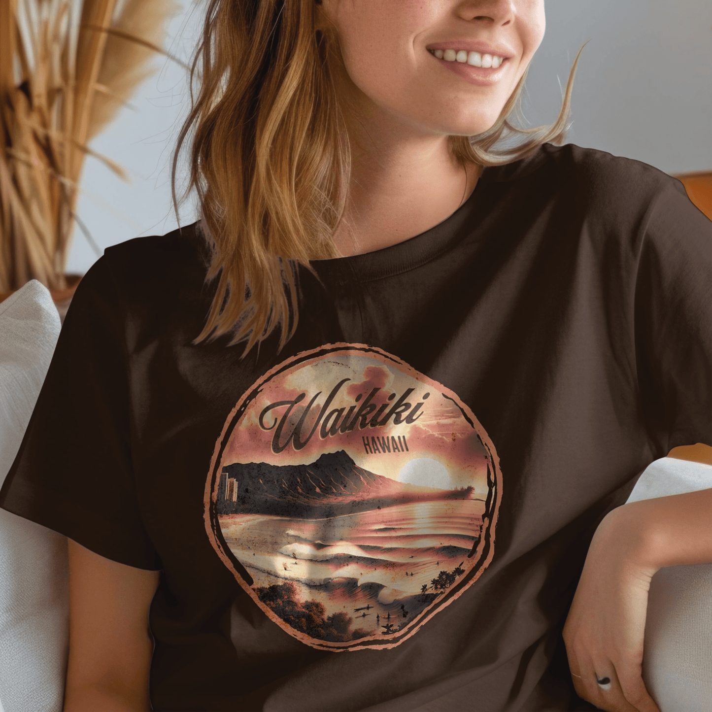 Vintage Nostalgia, Waikiki, Hawaii T-Shirt Dark Chocolate / S