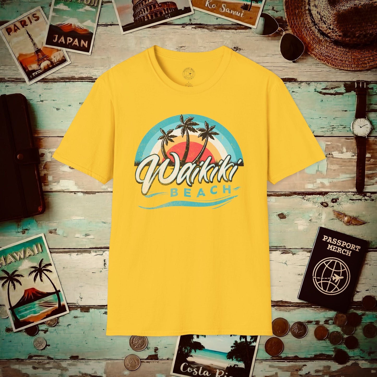 Waikiki Beach Retro Vibes Hawaii T-Shirt Daisy / S