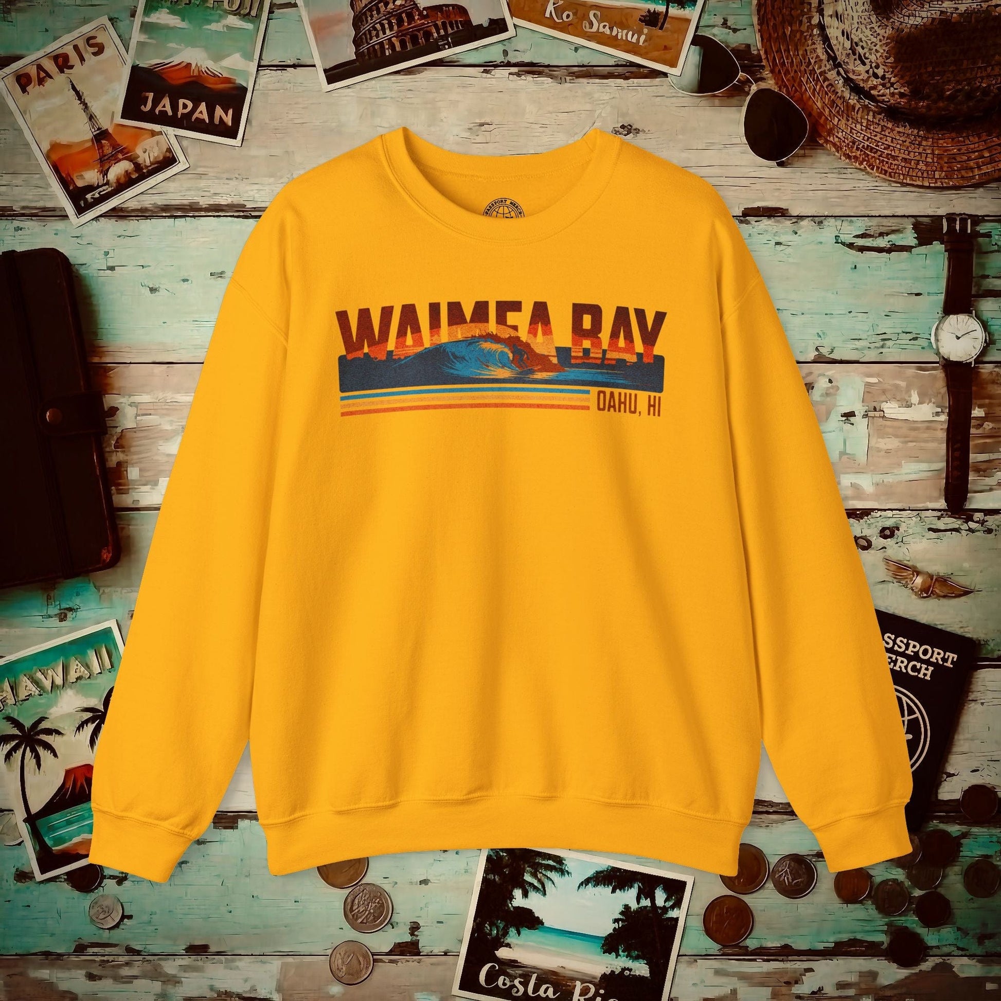 Waimea Bay, Oahu, Hawaii - Vibrant Surf Retro Crewneck Gold / S