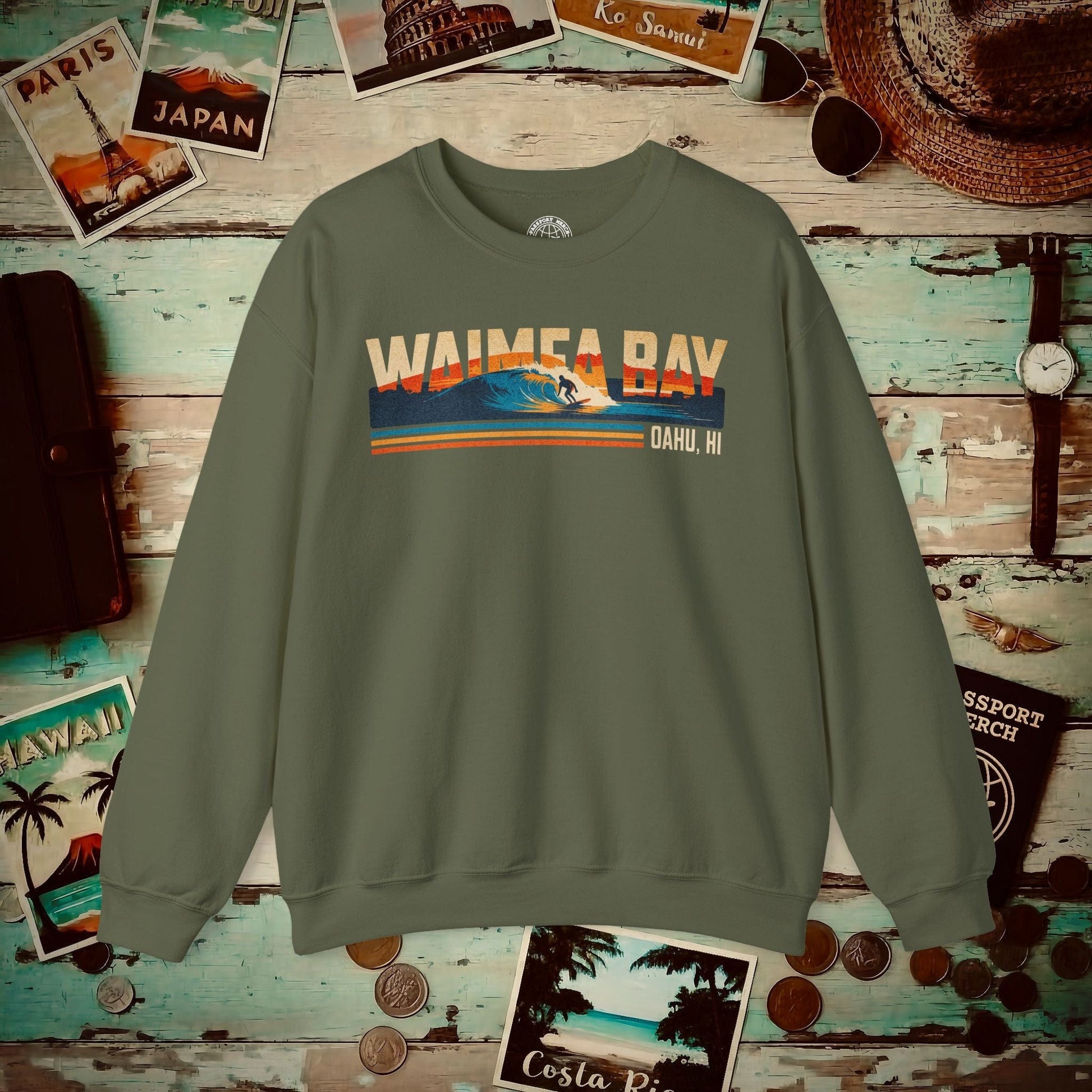Waimea Bay, Oahu, Hawaii - Vibrant Surf Retro Crewneck Military Green / S