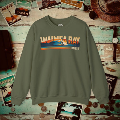 Waimea Bay, Oahu, Hawaii - Vibrant Surf Retro Crewneck Military Green / S